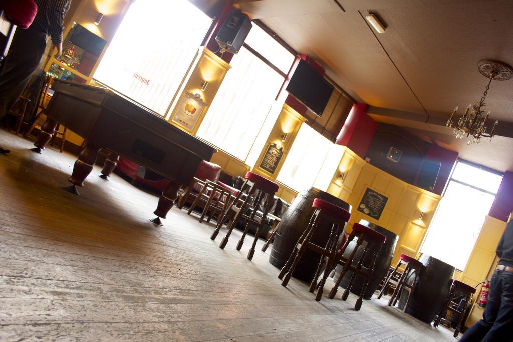 Dover Castle Hostel Лондон Экстерьер фото